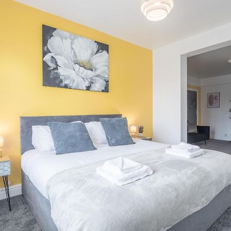 Private Room 5 With Kitchenette By Cb Stays No Minimum Stays Cambridge  Bagian luar foto