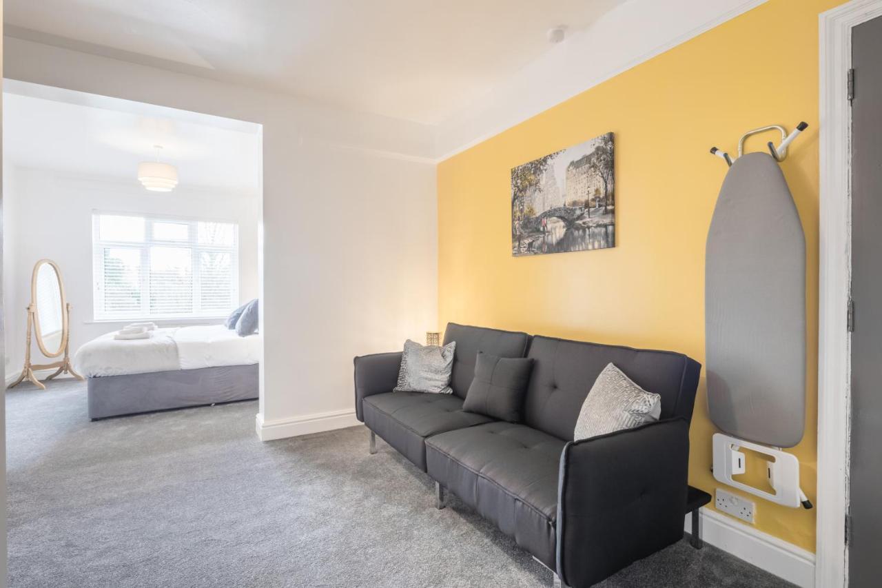 Private Room 5 With Kitchenette By Cb Stays No Minimum Stays Cambridge  Bagian luar foto
