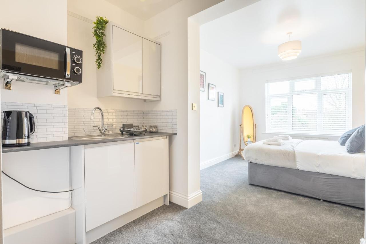 Private Room 5 With Kitchenette By Cb Stays No Minimum Stays Cambridge  Bagian luar foto