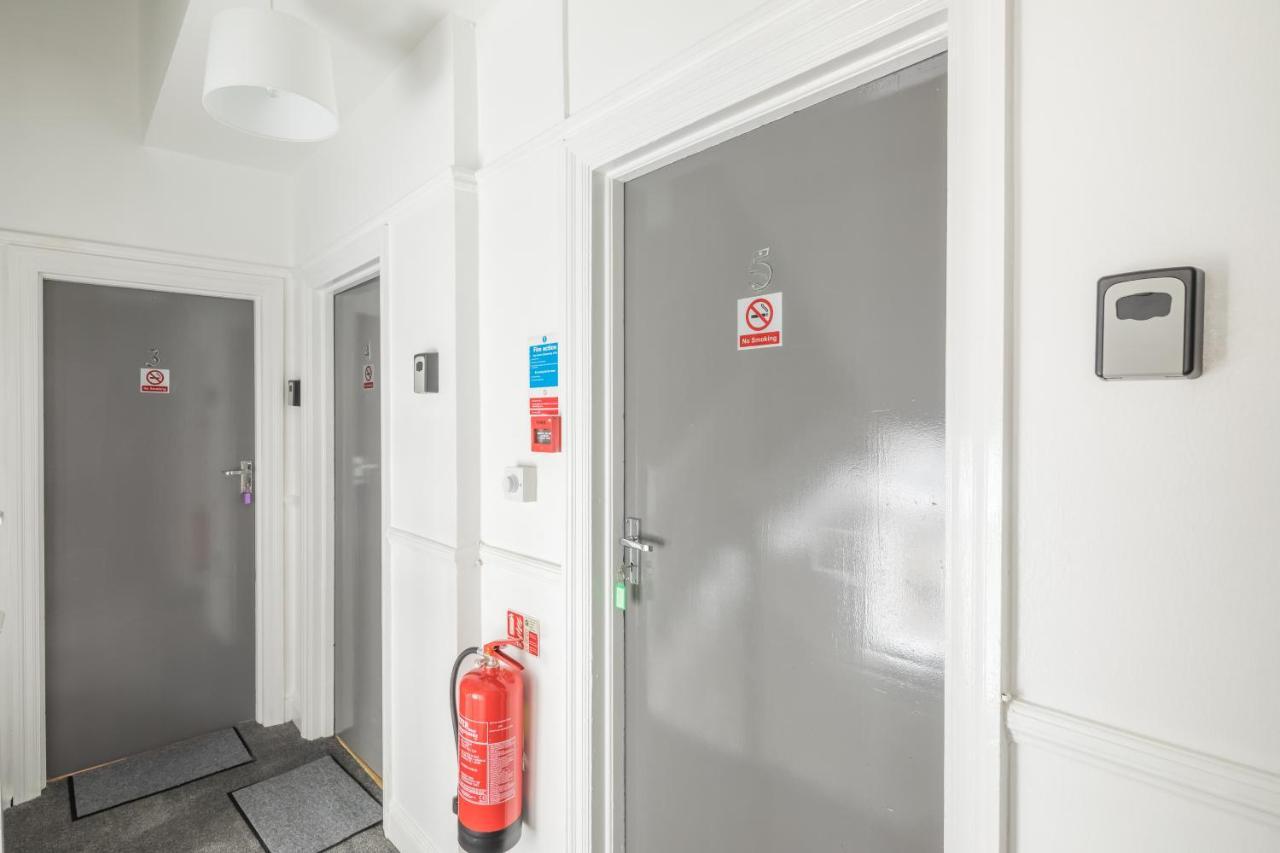 Private Room 5 With Kitchenette By Cb Stays No Minimum Stays Cambridge  Bagian luar foto