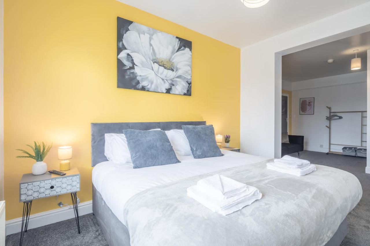 Private Room 5 With Kitchenette By Cb Stays No Minimum Stays Cambridge  Bagian luar foto